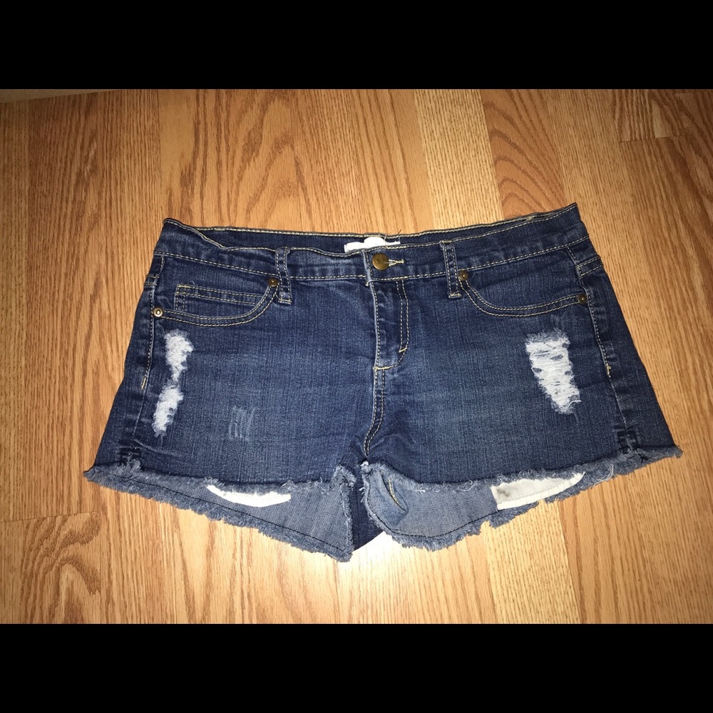 Forever 21 medium wash denim jean shorts size 28